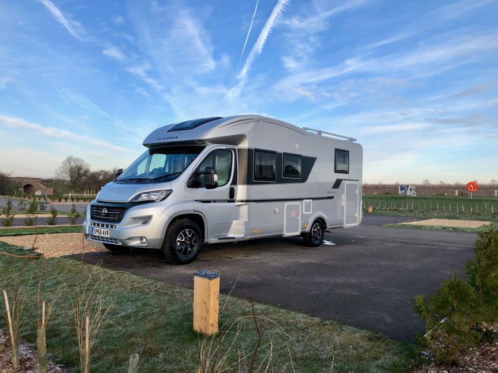 winter motor home eye kettleby lakes-5dbc3e8d423b9