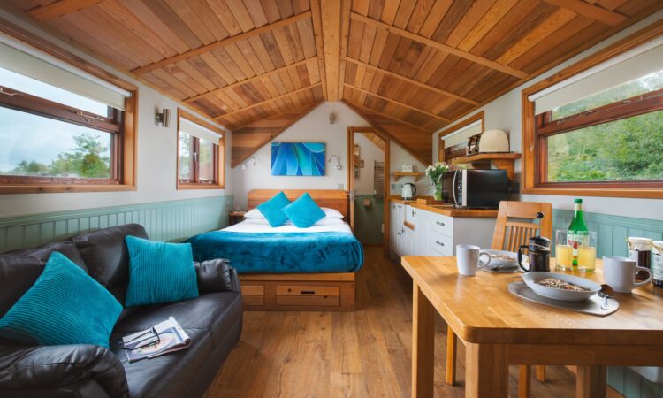 Old Oaks Touring & Glamping Park